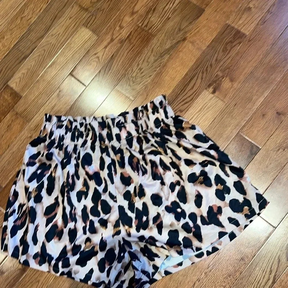 SHEIN leopard  print chiffon high waisted shorts Sz 3XL - Picture 7 of 14